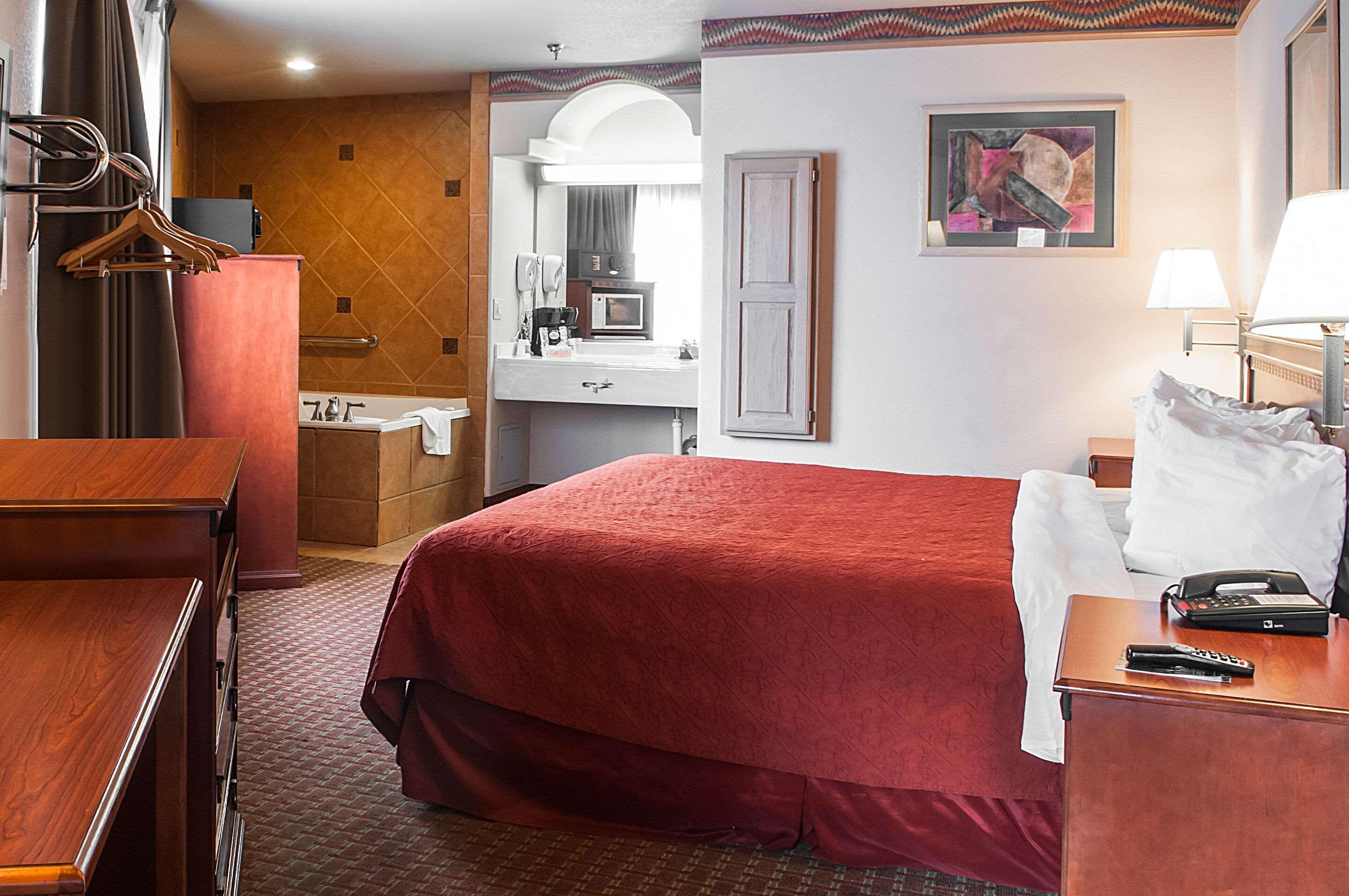 Quality Inn & Suites Las Cruces - University Area Zewnętrze zdjęcie