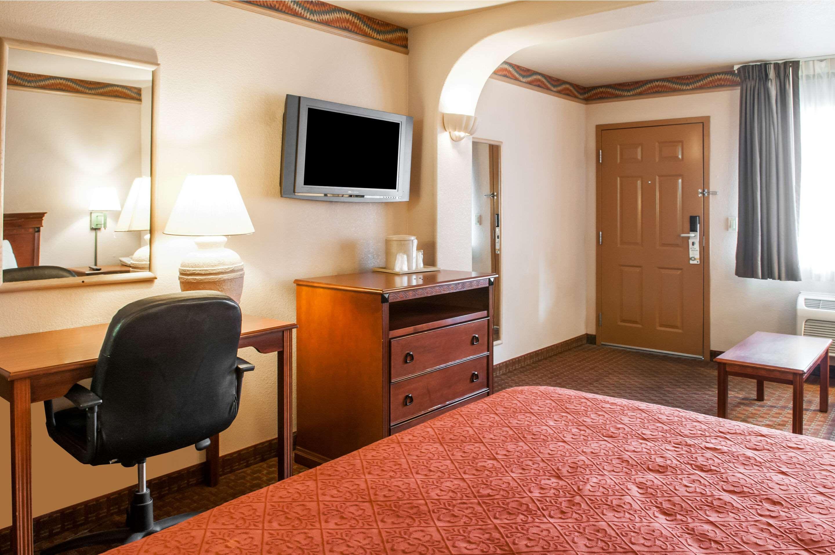 Quality Inn & Suites Las Cruces - University Area Zewnętrze zdjęcie